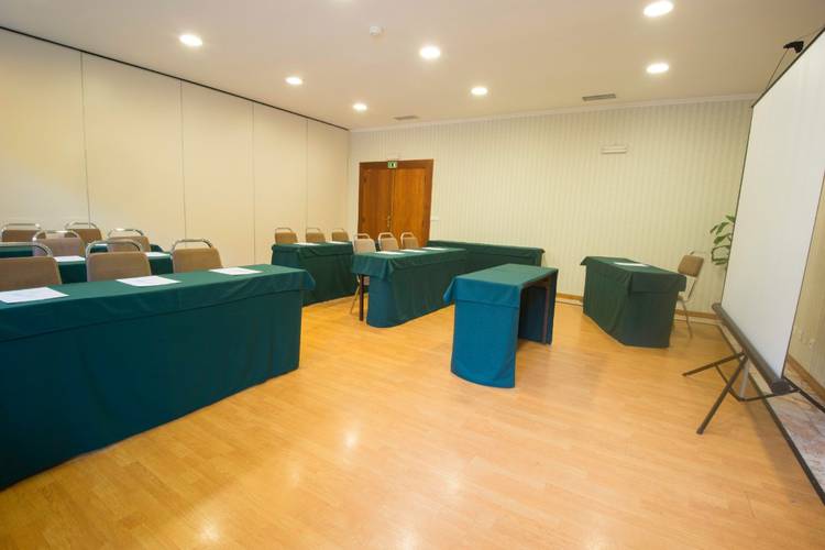 Sala de reuniões Amazónia Jamor Hotel Oeiras